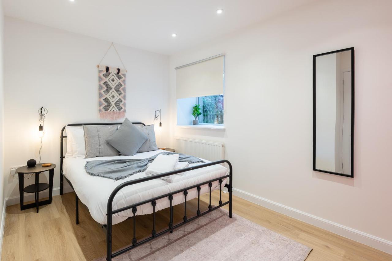 The Pinkish House - 4 Bed Home In The Town Centre Blairgowrie and Rattray ภายนอก รูปภาพ