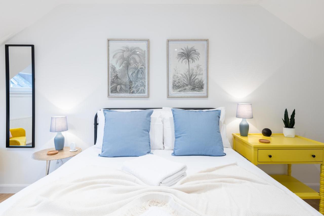 The Pinkish House - 4 Bed Home In The Town Centre Blairgowrie and Rattray ภายนอก รูปภาพ