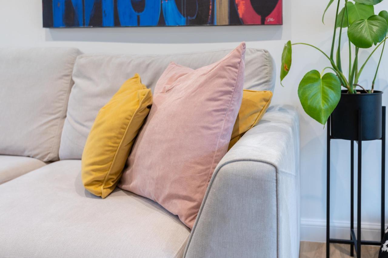 The Pinkish House - 4 Bed Home In The Town Centre Blairgowrie and Rattray ภายนอก รูปภาพ